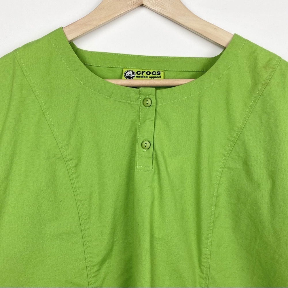 Crocs Medical Apparel Scrubs Top V Neck 3 Pocket - Picture 3 of 10